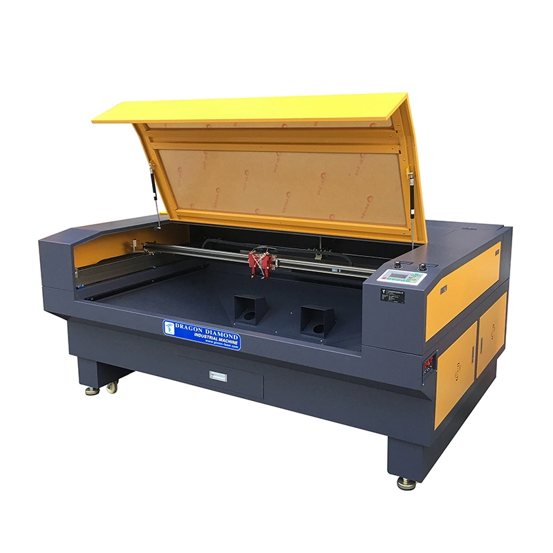 Machine de gravure au laser de CO2 pour tissu en carton en papier acrylique