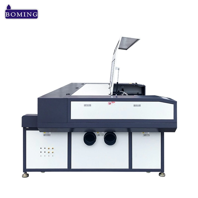 Machine de coupe-laser automatique de tissu de vêtement 2010