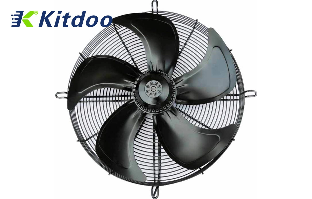 Ventilateur à rotor externe pour condenseur et évaporateur refroidi par air