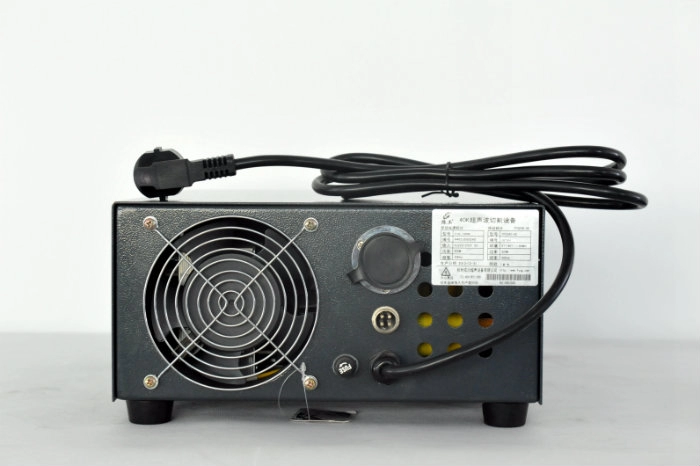 Générateur ultrasonique analogique 100W pour l'intégration de la soudure 60khz de carte à puce