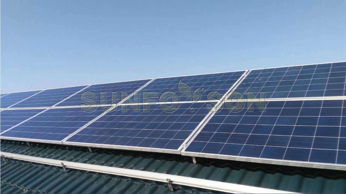Système de montage solaire de toit de tuiles