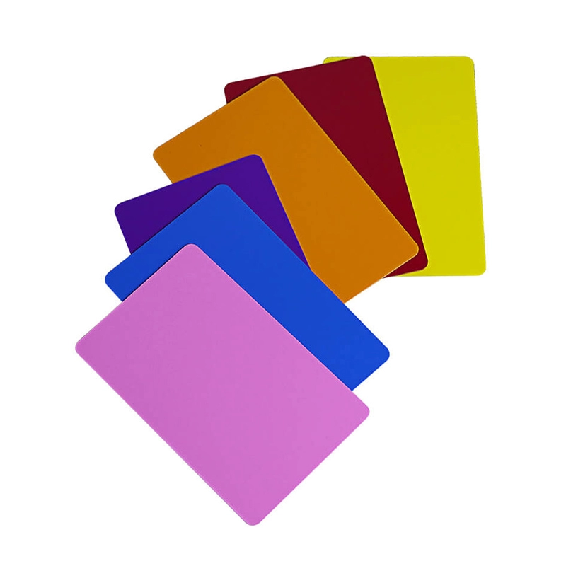 Cartes PVC CR80 vierges colorées en plastique