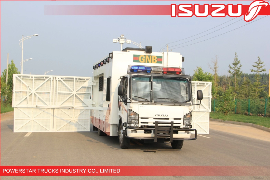 Camion d'atelier de police d'Isuzu avec la garde pour l'urgence