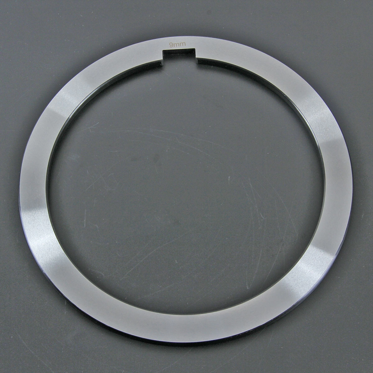 Entretoise métallique en acier de haute précision avec disque en caoutchouc pour les couteaux de ligne de refendage