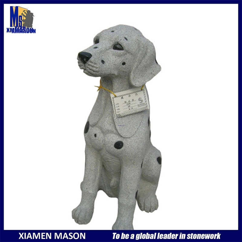 Sculpture de chien animal en pierre de granit sculptée à la main