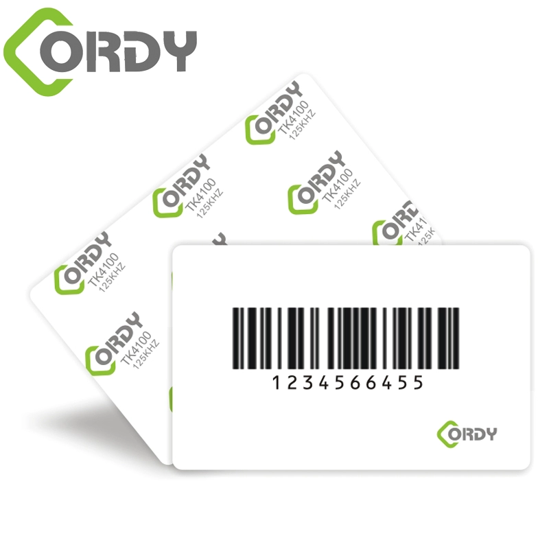 Carte à code-barres double carte RFID