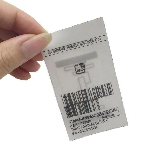 Étiquettes / étiquettes en tissu lavables RFID Apparel pour la gestion des vêtements
