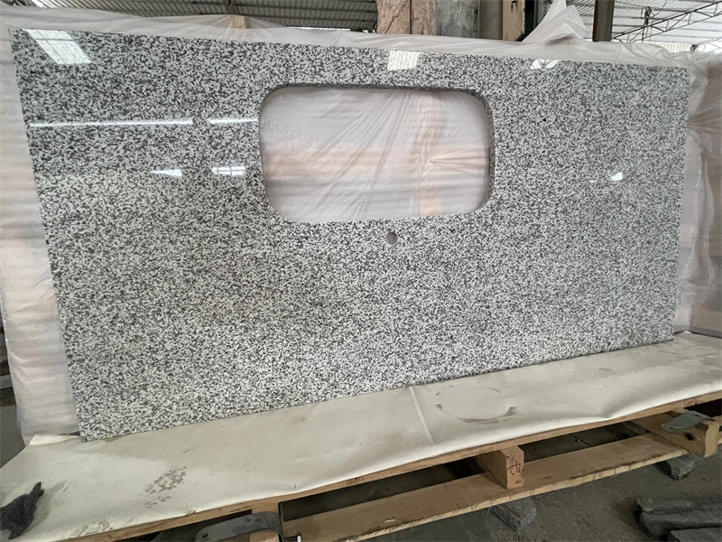 Nouveau comptoir en granit gris Pauline