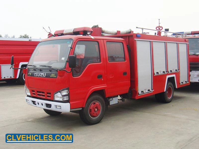 Réservoir d'eau ISUZU de 2500 litres et camion de lutte contre l'incendie avec réservoir de mousse de 1500 litres