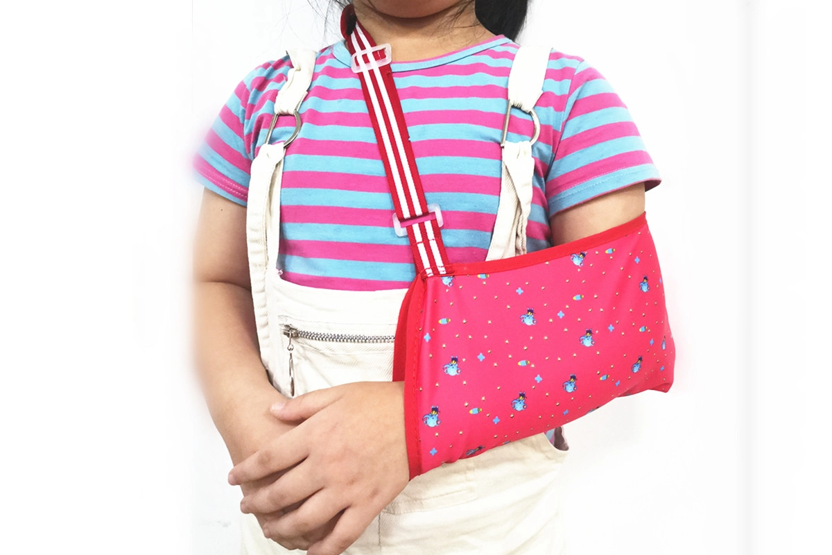 Écharpe de bras pédiatrique réglable pour les soins de santé des nourrissons, des tout-petits et des enfants