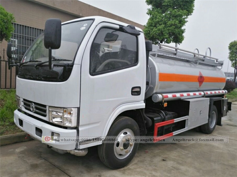 Mini camion-citerne diesel 4350 litres Dongfeng