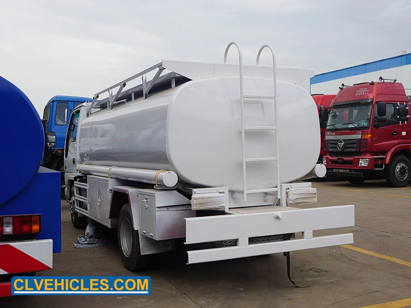 Camion-citerne de carburant diesel ISUZU 100P 3000 litres