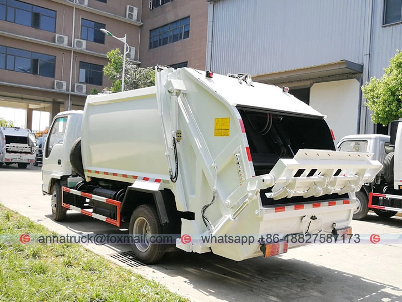 Camion à ordures compressé 4cbm ISUZU