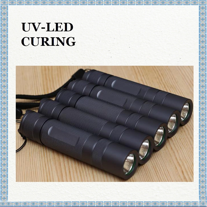 Lampe de poche UV LED Lampe de poche professionnelle à détection de fluorescence UV 365nm