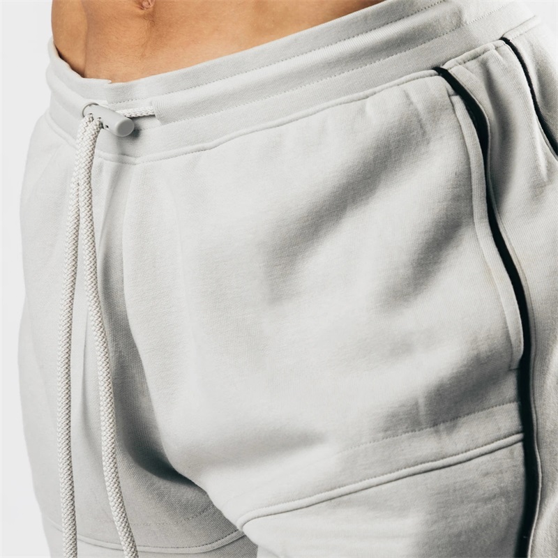 shorts with adjustable drawstring 