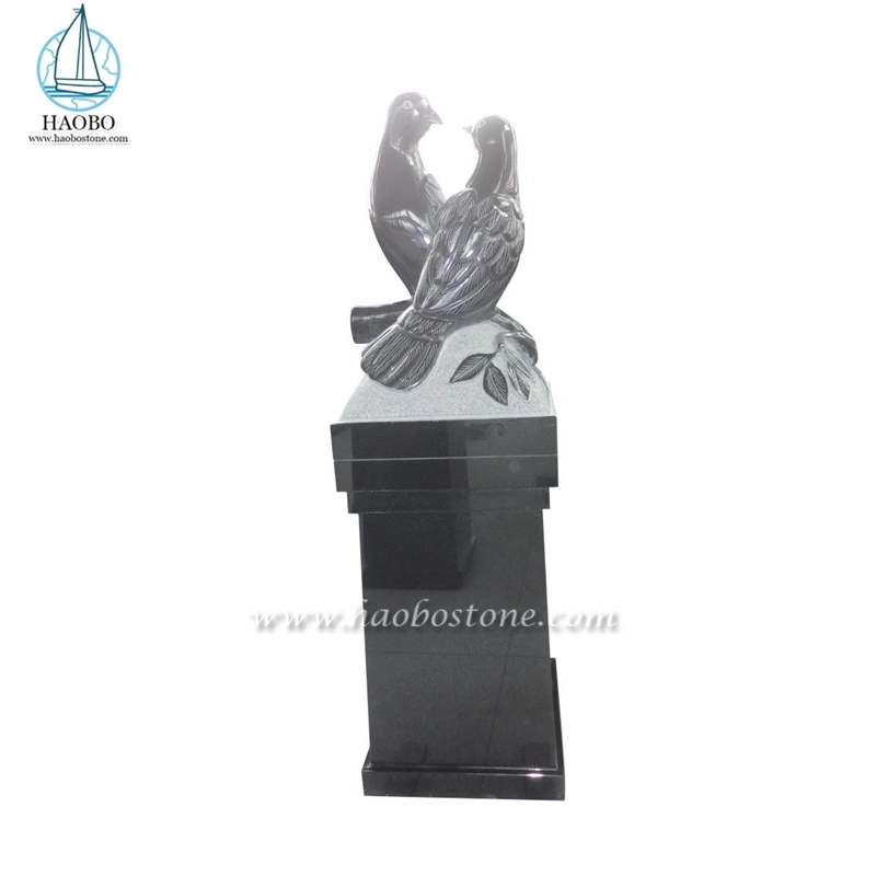 Pierre tombale commémorative sculptée par colombe d'oiseau de granit noir de l'Inde