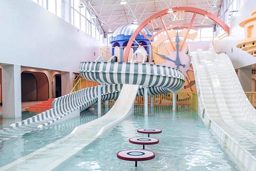 Toboggan en spirale pour piscine de parc aquatique pour enfants