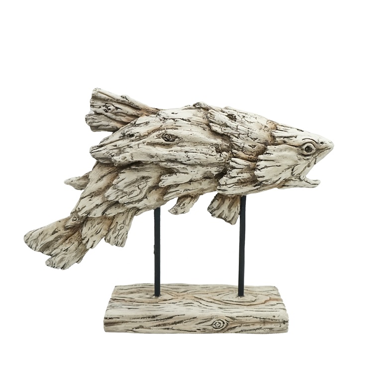 sculpture de poisson en bois flotté