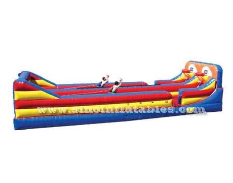 Course à l'élastique gonflable pour enfants N adultes à double voie extérieure avec lancer de basket-ball de Sino Inflatables
