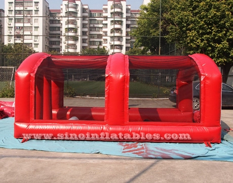 Parcours d'obstacles de football gonflable géant extérieur avec tente pour jouer à des jeux