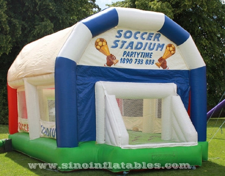 Terrain de football gonflable extérieur 14x6 mts pour enfants avec toit pour l'exercice sportif N