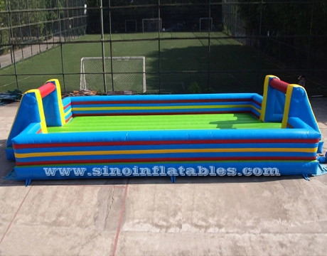 Terrain de football gonflable de savon de grands enfants de 10x5m avec le plancher de double couche pour des divertissements de jeu de football