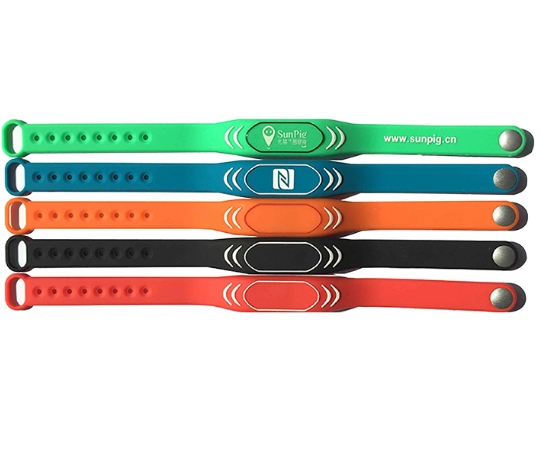 Bracelet réglable programmable imperméable du silicone RFID 13.56mhz pour la piscine
