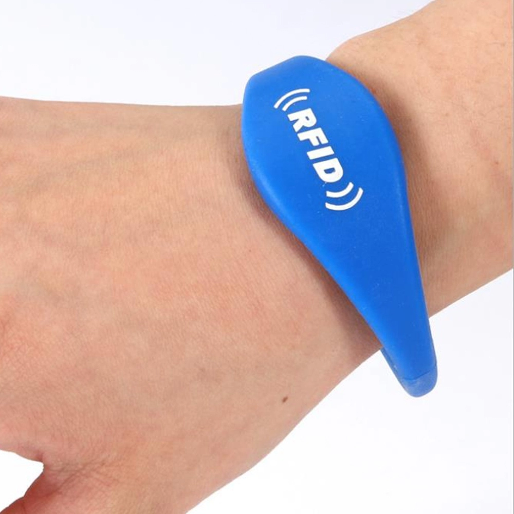 Bracelets de proximité intelligents personnalisés en gros, contrôle d'accès, bracelet RFID en silicone souple