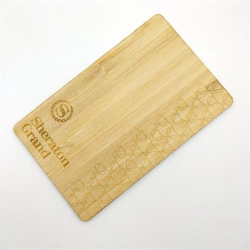 Cartes de visite programmables en bois de bambou RFID ISO14443A Smart NTAG213/216 NFC carte-clé d'hôtel en bois