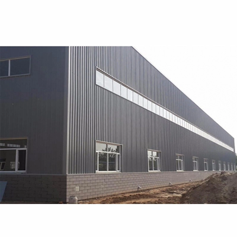 Entrepôt de stockage agricole à structure métallique préfabriquée