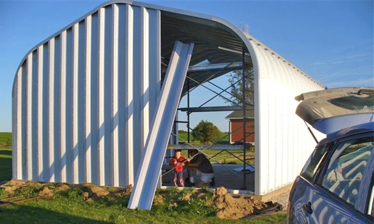 Solution de hangar en arche à parois minces en métal