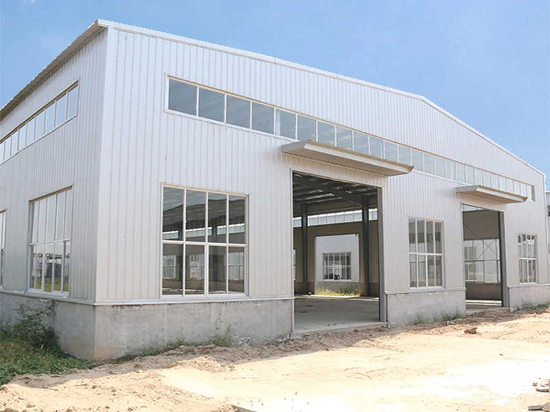 Entrepôt de structure métallique préfabriquée