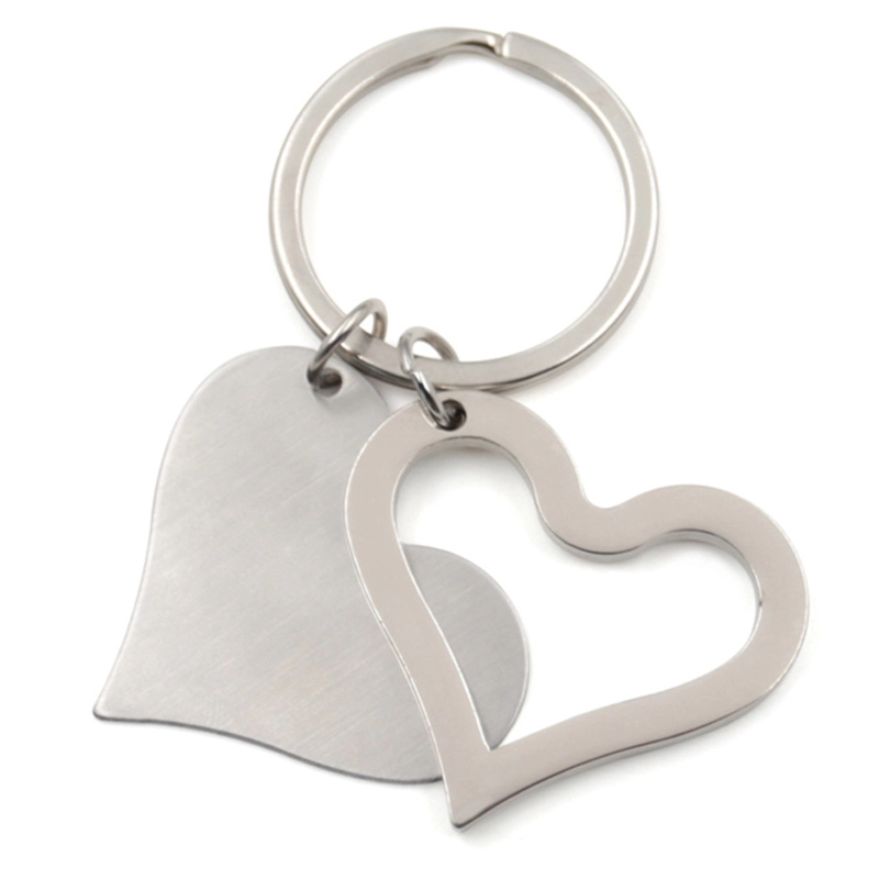 Usine de porte-clés en métal vierge pour couple en forme de coeur